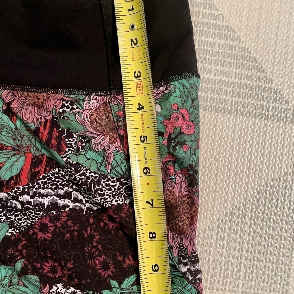 Lululemon Run Times 4" Shorts Zen Garden Size 4 - Picture 7 of 13